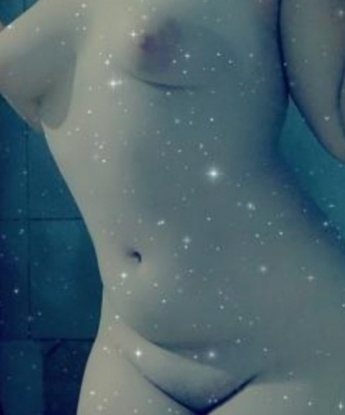 Позволь мне рассказать о себе. Я обладаю всеми необходимыми качествами, чтобы сделать наше знакомство незабываемым. Мое пылкое тело искусно создано для твоих наслаждений. Позволь мне окунуть тебя в мир страсти и желания, где откроются все тайны наслаждения. Я предлагаю тебе широкий спектр услуг, от романтических встреч до различных экспериментов в постели. Мы можем провести ночь вместе, наслаждаясь друг другом, или посетить ресторан и провести время наслаждаясь друг другом обществом. Смотри на мои фото, и они расскажут тебе больше обо мне, чем ты мог себе представить. Мои клиенты всегда оставляют положительные отзывы, поскольку я не просто проститутка, я стараюсь создать волшебный момент для нас обоих. Возможно, мы можем встретиться в этом магическом городе Москве и провести незабываемое время вместе. 🌟💋❤️ 12870, 20 лет